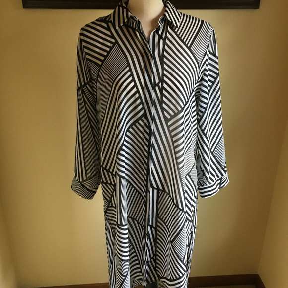 Chico Black and White Semi-Sheer Tunic Top - Picture 4 of 6